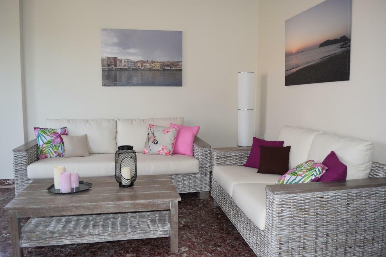 Modern Apartment With Garden กิสเซมอส ภายนอก รูปภาพ
